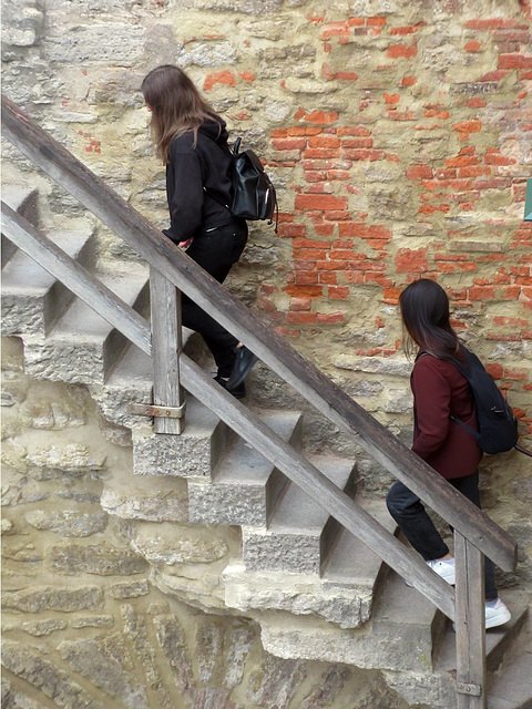 die Treppe zum Wehrgang