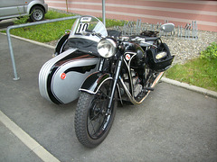 EMW-Motorrad mit Seitenwagen