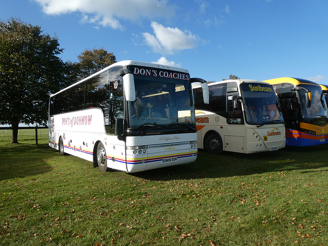 Coaches at Newmarket Racecourse - 14 Oct 2023 (P1160727)