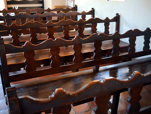 Benches (HBM)