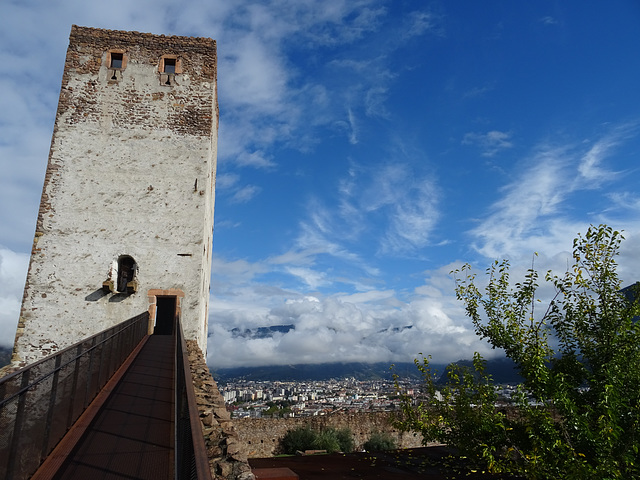 der Weiße Turm der Burg Sigmundskron