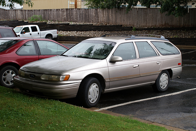 Ford Taurus Station Wagon