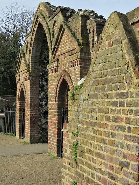 c18 grotto of cedars park in theobalds' grounds, herts (1)