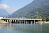 Brücke für die Durchfahrt von Schiffen, durch den Seedamm von Melide