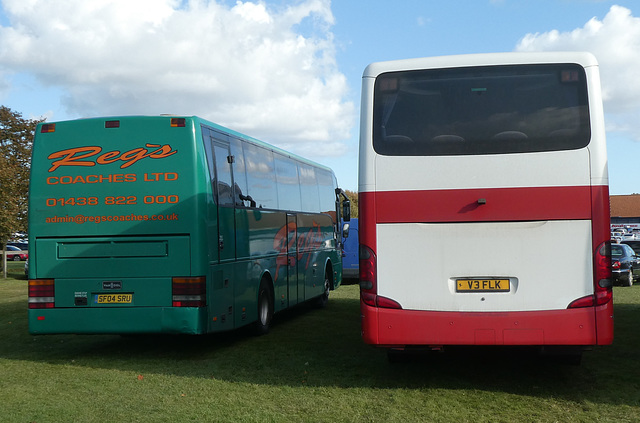 Coaches at Newmarket Racecourse - 14 Oct 2023 (P1160724) Coaches at Newmarket Racecourse - 14 Oct 2023 (P1160724)