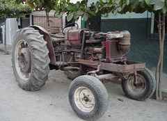 Mexican tractor / Tracteur mexicain