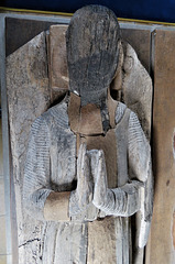 little horkesley church, essex  (34) c14 wooden tomb effigies