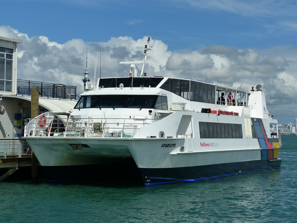 Fullers Starflyte at Devonport (2) - 23 February 2015