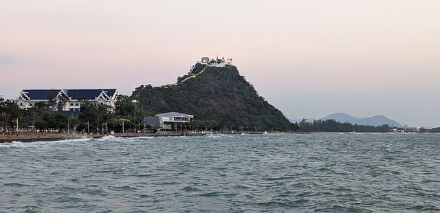 Montagne bouddhiste / Buddhist mountain