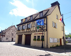 Gebäude der SAPEURS POMPIERS in Eguisheim ( Feuerwehrmagazin )