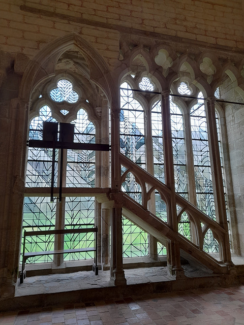 Vitraux du réfectoire de l'abbaye de Léhon , Dinan (22)