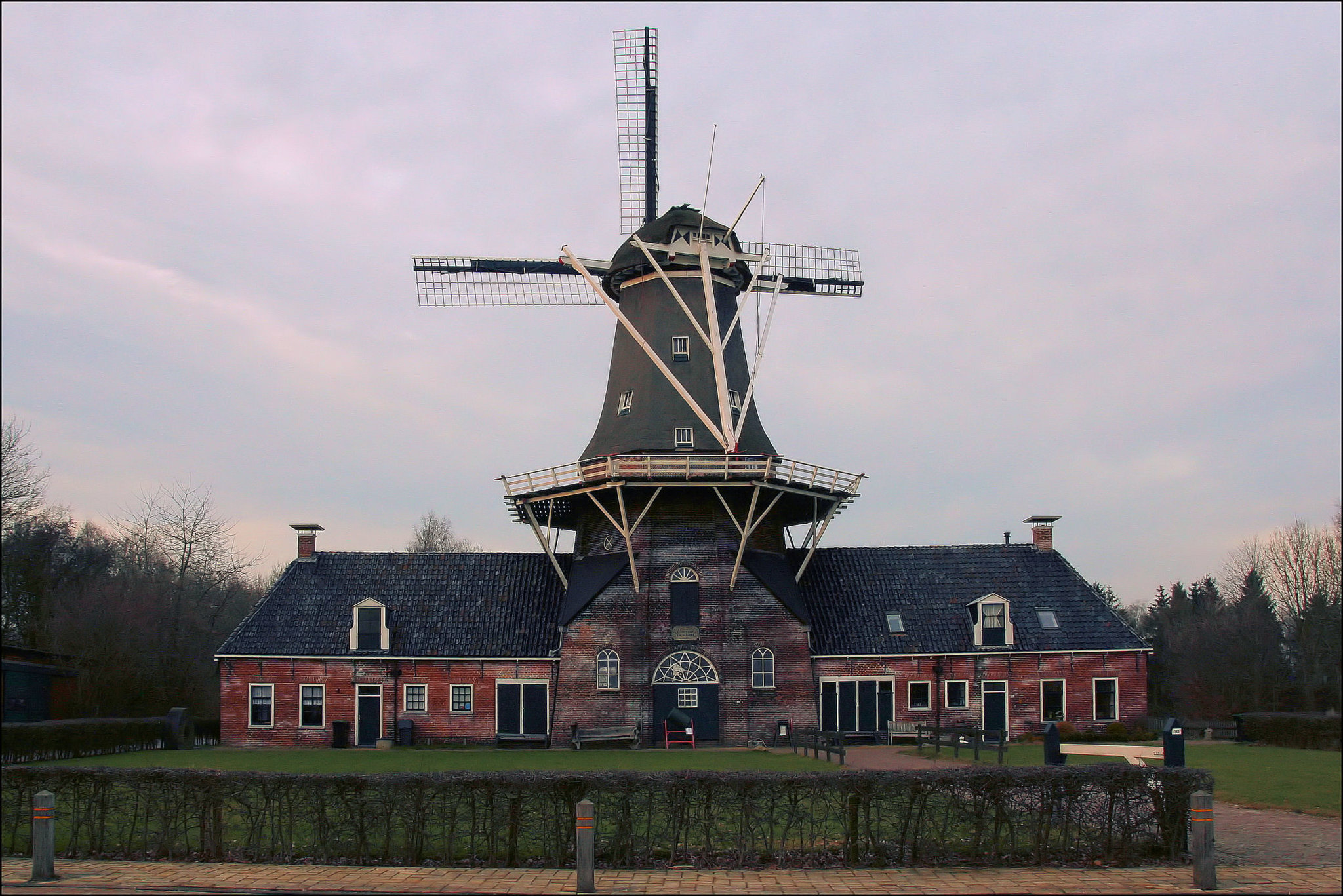 Olie en Graanmolen Woldzigt te Roderwolde