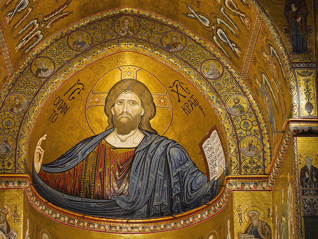 Christusfigur in der Apsis Christusfigur in der Apsis