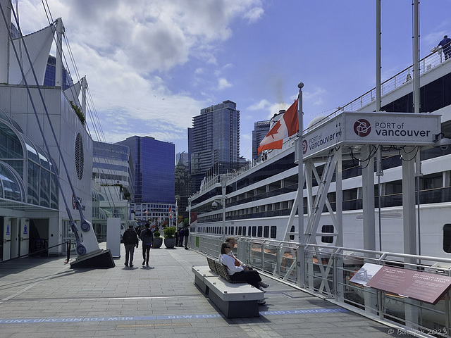 Canada Place - Port of Vancouver (© Buelipix)