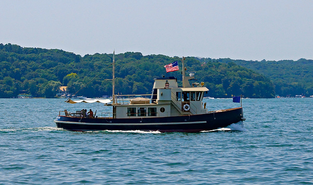 Lake Geneva boat tours