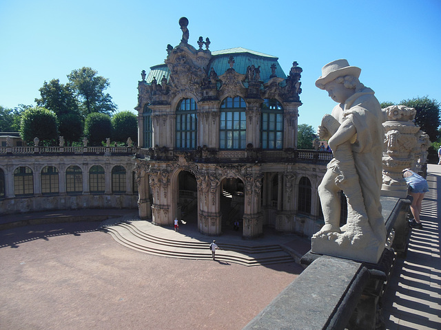 399 Blick zum Wallpavillon im Dresdner Zwinger