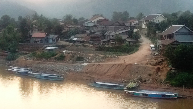 Au coeur du Laos du nord / Off the beaten tracks.....