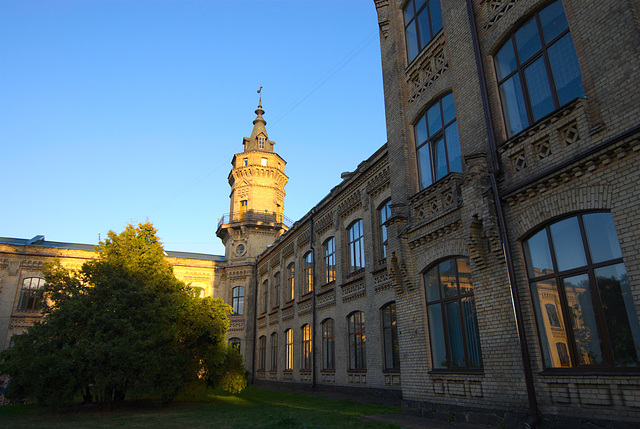 Der Turm auf dem Hauptgebäude NTUU-KPI