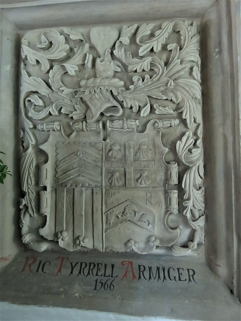 ashdon church, essex , heraldry on c16 tomb of richard tyrrell +1566 (2)