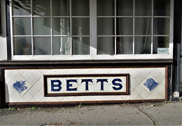 butcher's shop with tiled sign, eastry ,kent (3)