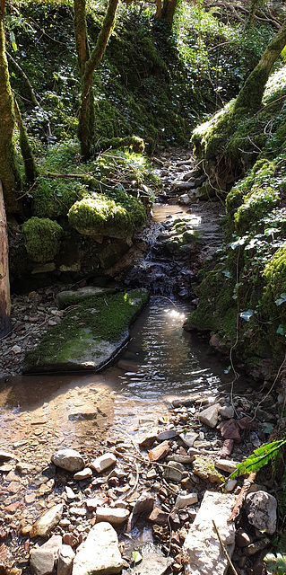 Cwm Cydfin stream