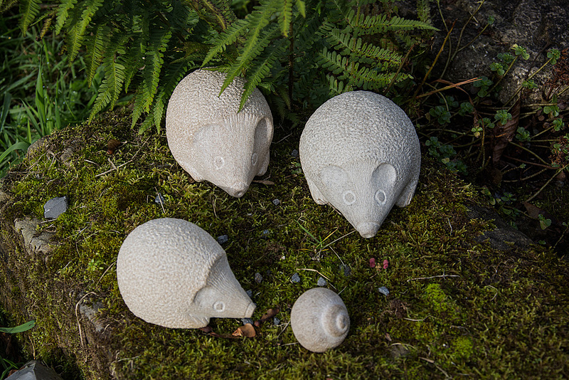 20140928 5570VRAw [D~SHG] Igel, Schnecke, Skulptur, Paschenburg/Pagenburg, Rinteln, Schaumburg