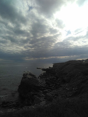 Rivage et nuages en une image....