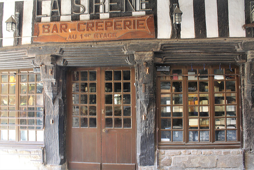 vieille façade - le Mont-St-Michel