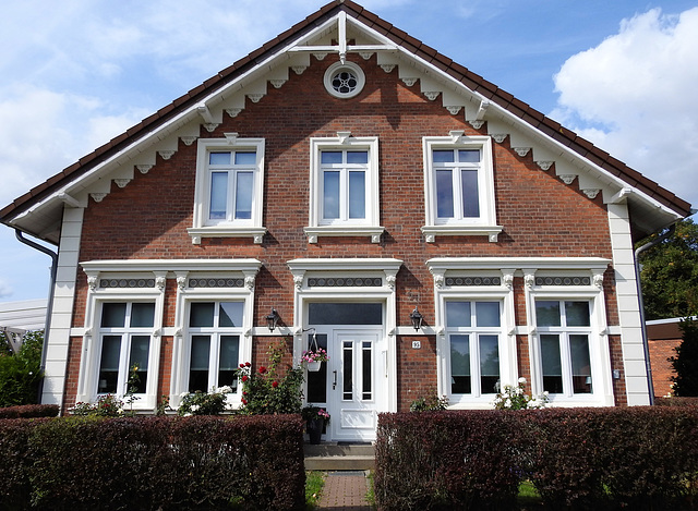 Schönes Wohnhaus in der Schönenfelder Straße.