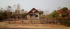 Petite maison dans la campagne laotienne