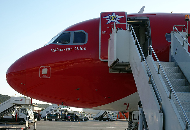 Nach der Landung auf Rhodos-Dionisos Edelweiss A320  "Villars-sur-Ollon