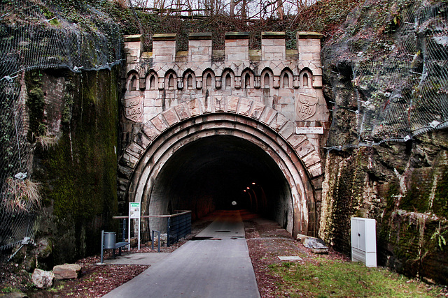 Südportal des Schwelmer Tunnels der ehemaligen Rheinischen Bahnstrecke / 27.01.2024