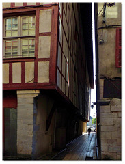 9 Une rue pittoresque de Bayonne.