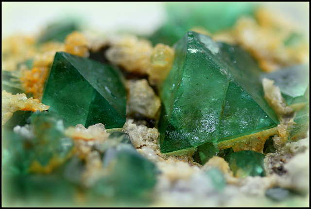 Les pyramides cachées - fluorite octaédrique