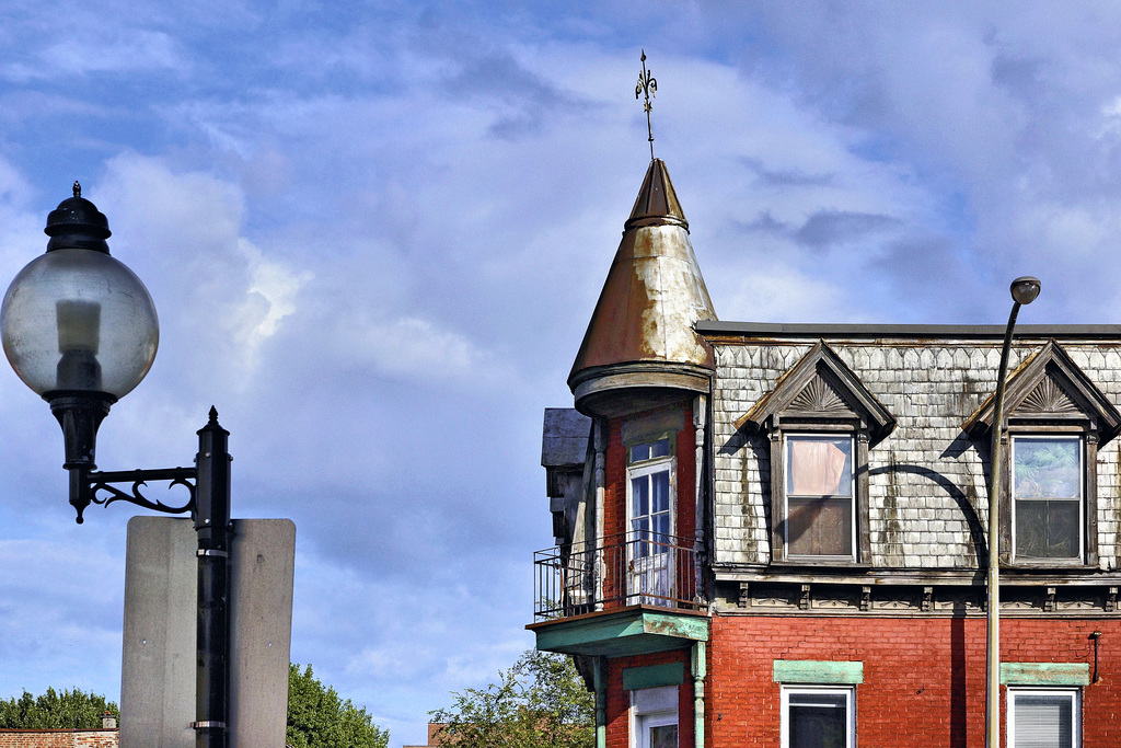 Aspiring– St-Dominique Street at Pine Avenue, Montréal, Québec