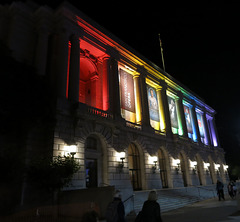 SF Opera in Rainbow Colors (1367)