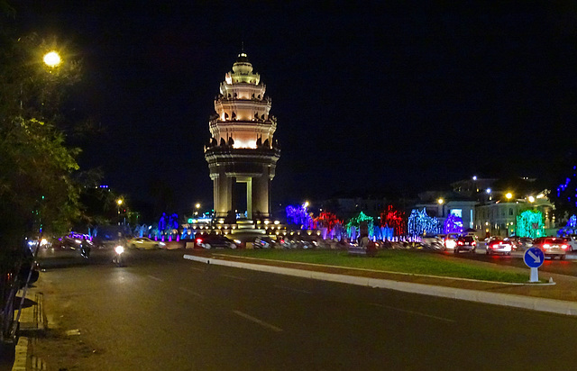 Independence monument Phnom Penh_Cambodia