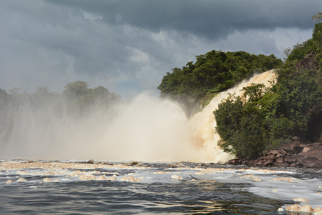 Venezuela, Canaima, Vadaima Waterfalls