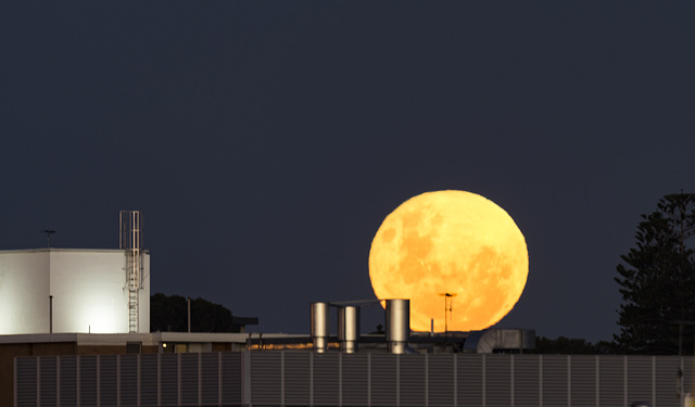 Super moon over Fremantle.