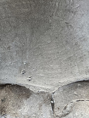Spuren im Beton
