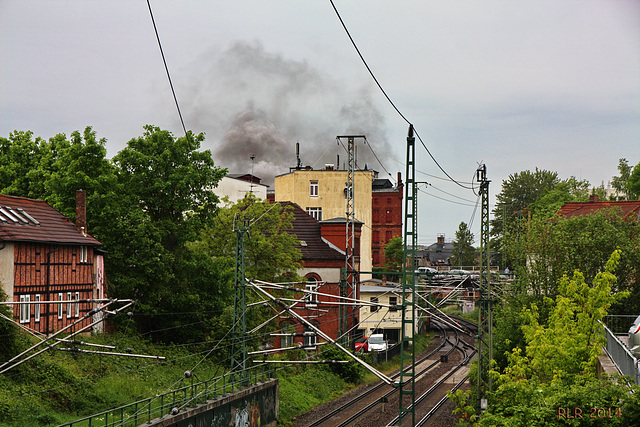 Gleich kommt der Zug mit der Dampflok !  ... HFF !