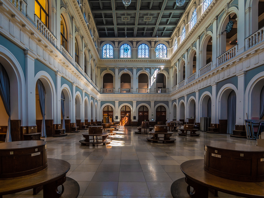 Hamburg's old Stock Exchange / Der alte Börsensaal (060°)