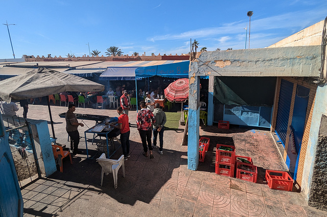 Le coca-cola omniprésent sur la droite