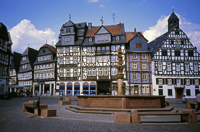 Der Marktplatz in Butzbach (etwa 1994, Diascan)