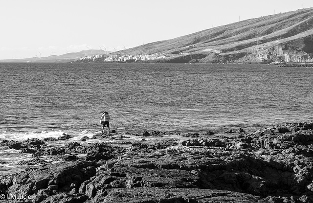 Pescador en el Puertito de Güimar