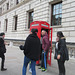 les touristes font la queue