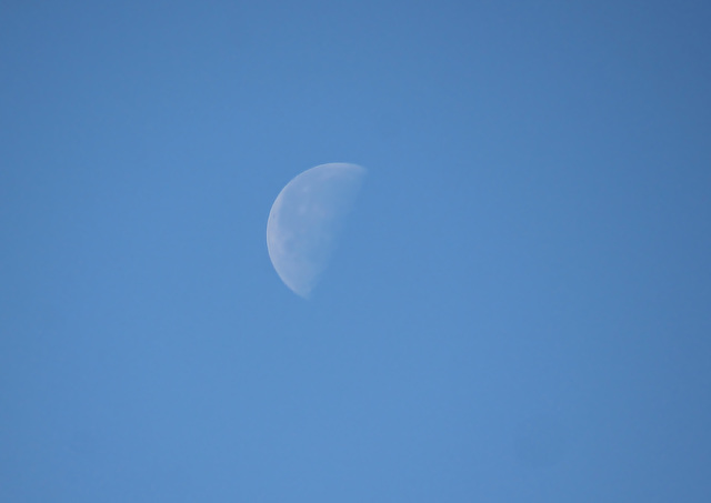 Morning Moon 238,855 miles away 31st October 2018