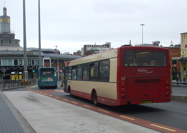 DSCF7821 Halton Borough Transport 37 (DK03 NTD) in Liverpool - 16 Jun 2017