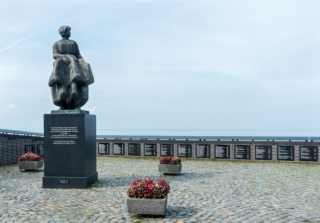 Fishermens Memorial Urk