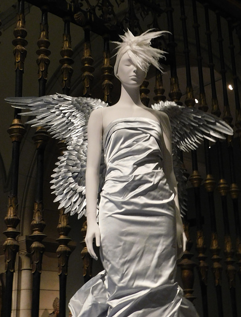 Detail of the Ensemble by Thierry Mugler in the Metropolitan Museum of Art, September 2018